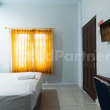 Teratai Guesthouse At Rs Adam Malik Medan Mitra Reddoorz Kültér fotó